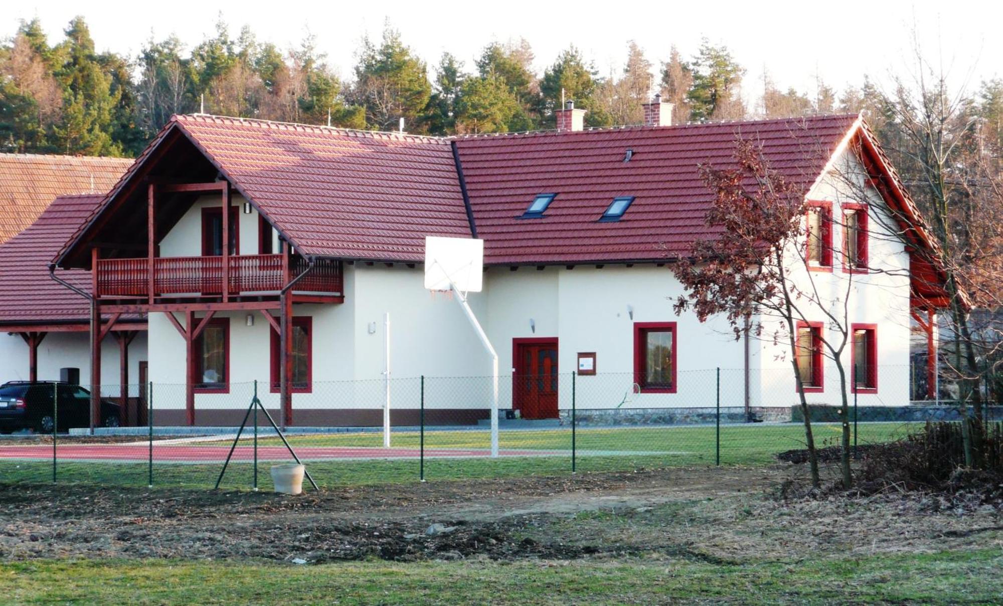 Penzion Lipina Slatiňany エクステリア 写真